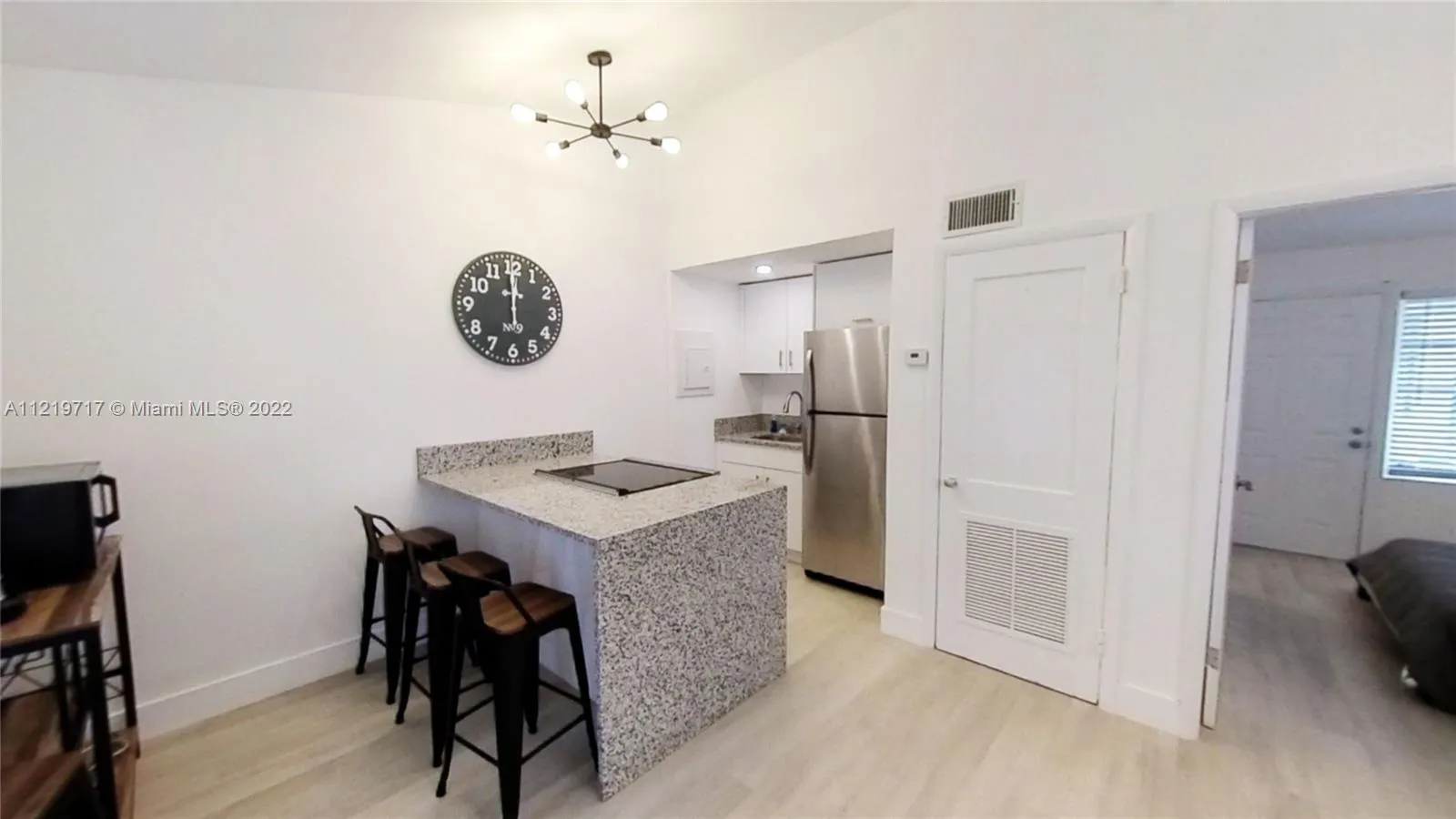 1 bedroom 1 bath for rent at 840 SW 7th St # 848, Miami FL 33130