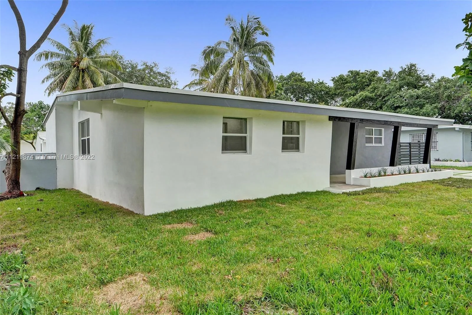 369 NE 158th St, Miami FL 33162