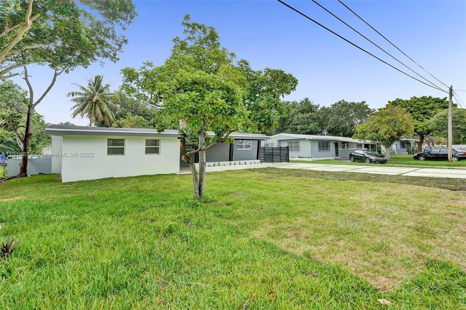 369 NE 158th St, Miami FL 33162