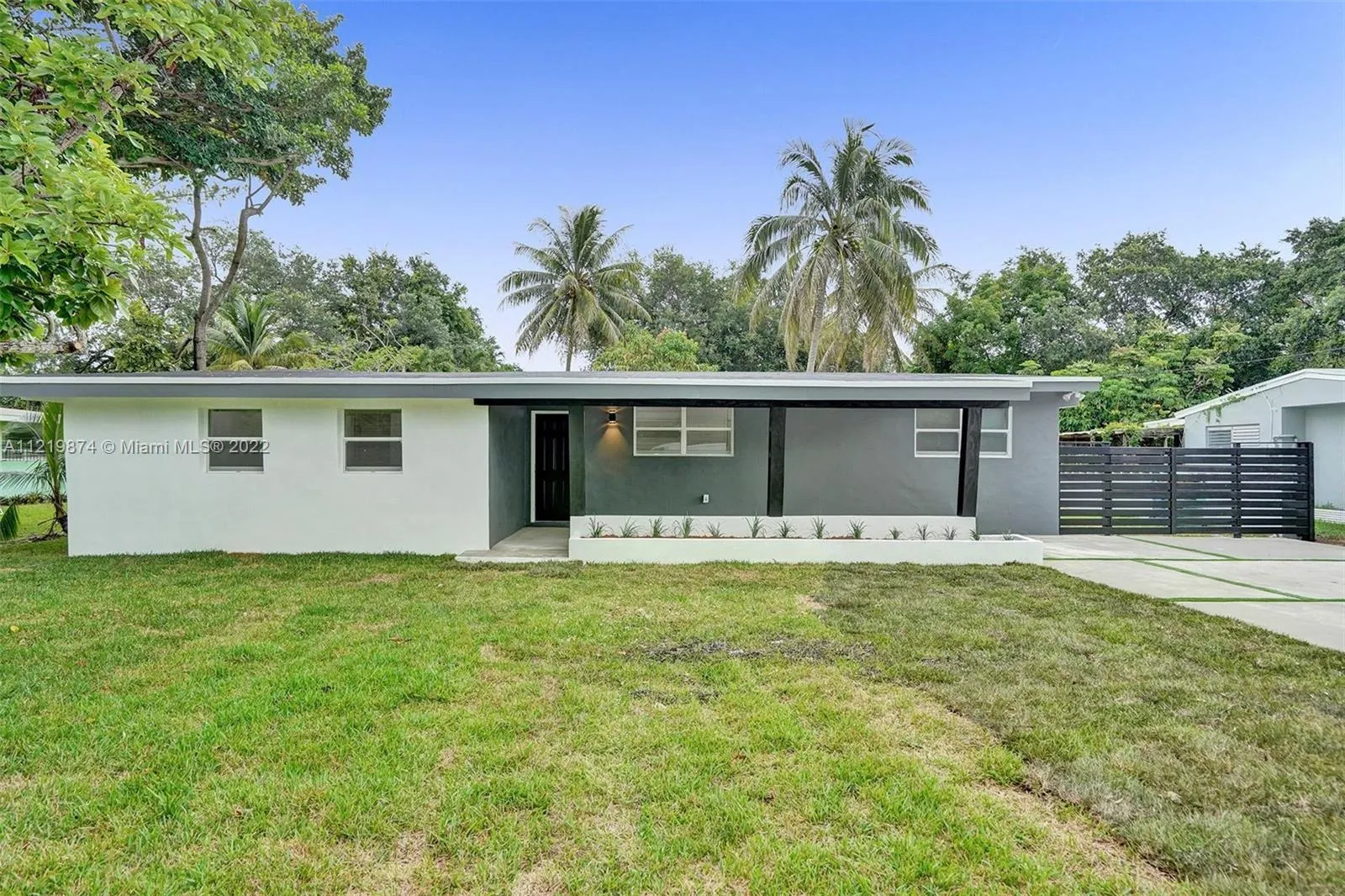 369 NE 158th St, Miami FL 33162