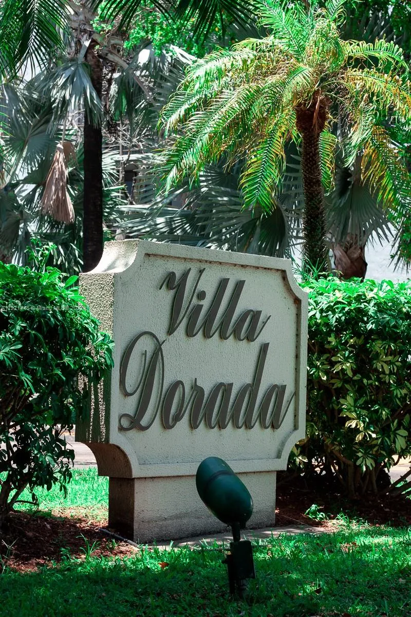 3 bedroom 2 bath for sale at 20350 W Country Club Dr # 4, Aventura FL 33180