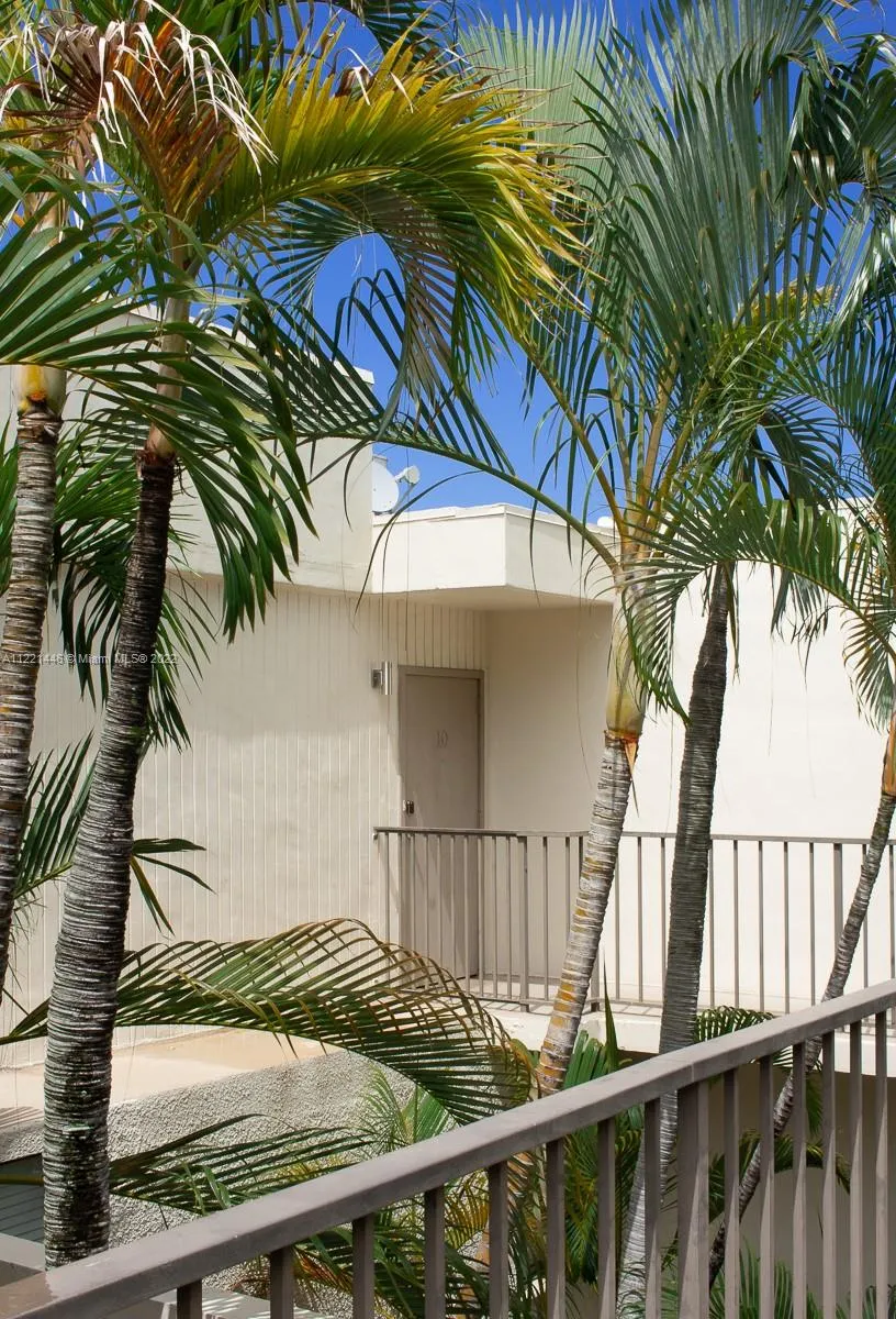 20350 W Country Club Dr # 4, Aventura FL 33180