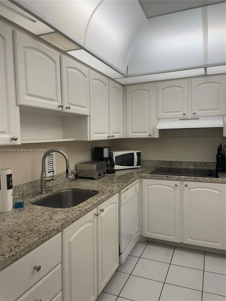 1 bedroom 1 bath for sale at 3901 S Ocean Dr # 6D, Hollywood FL 33019