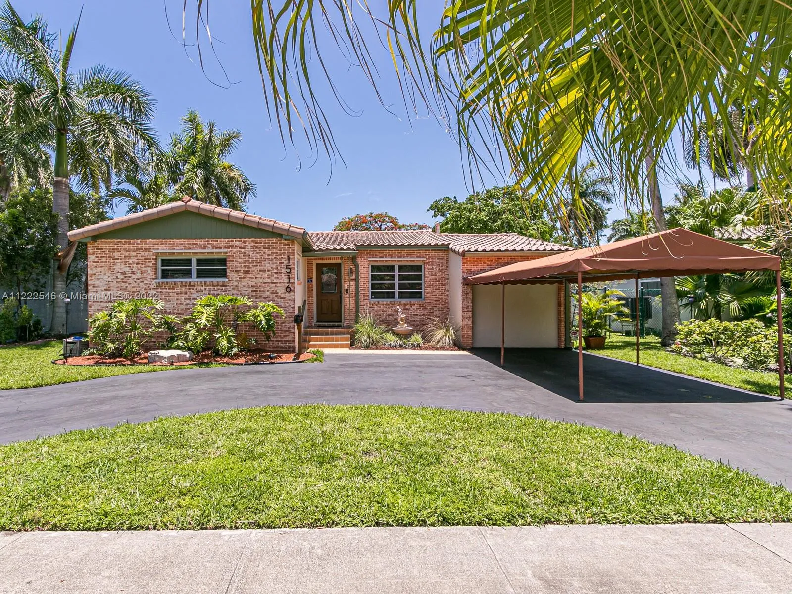 1516 Wiley St, Hollywood FL 33020