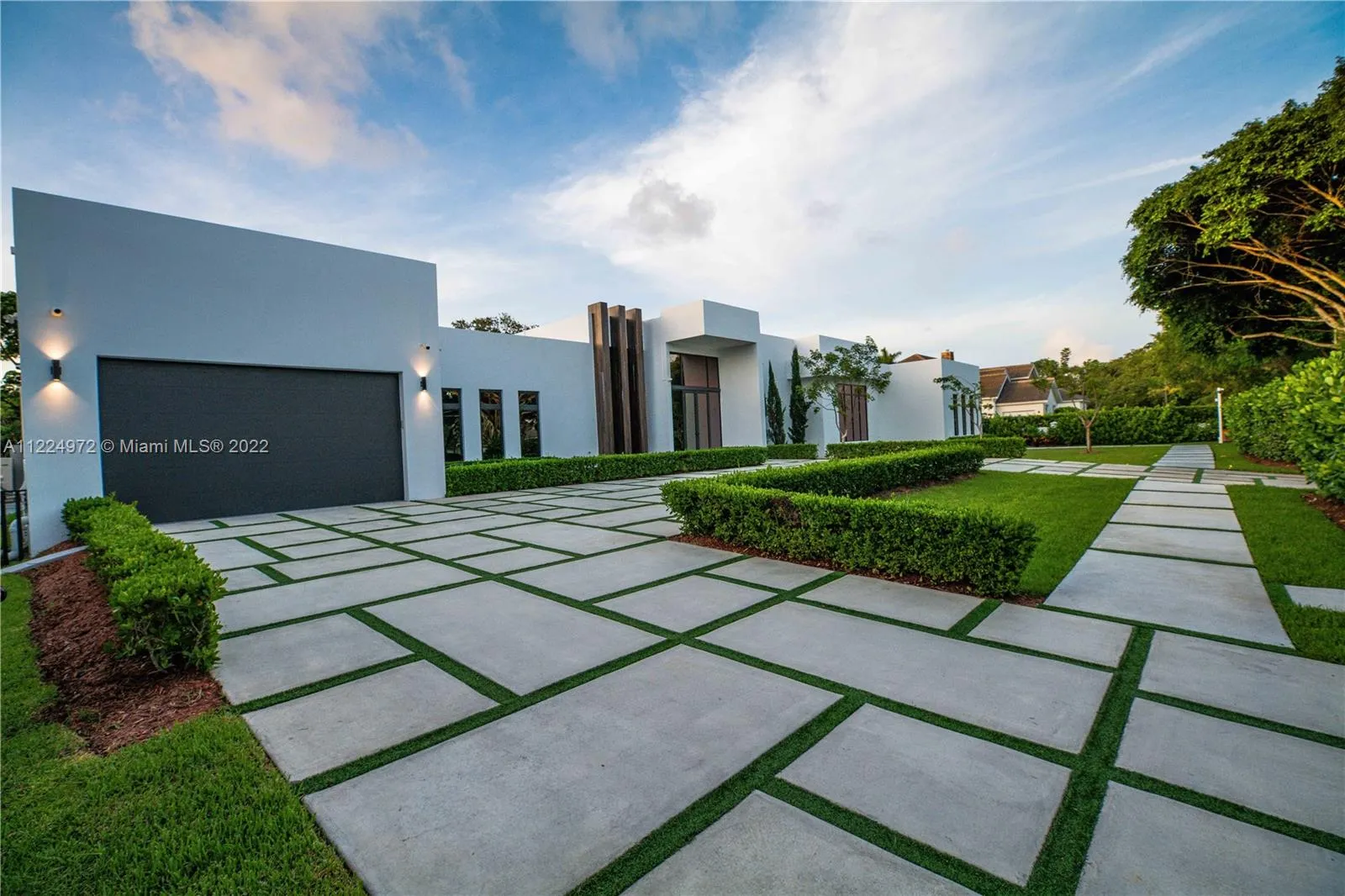 6 bedroom 7 bath for sale at 6175 SW 128th St, Pinecrest FL 33156