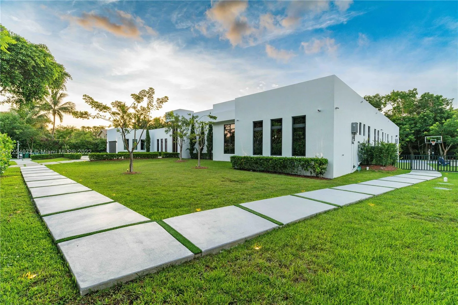 6175 SW 128th St, Pinecrest FL 33156
