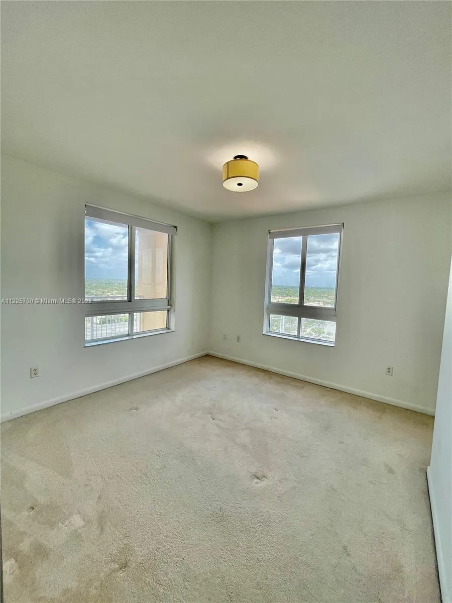 7350 SW 89th St # 2011S, Miami FL 33156