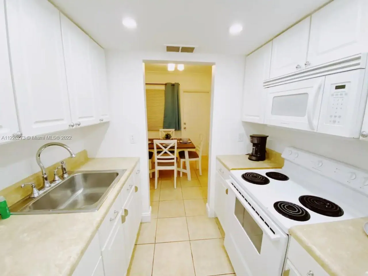 2929 NE 49th St # 2, Fort Lauderdale FL 33308