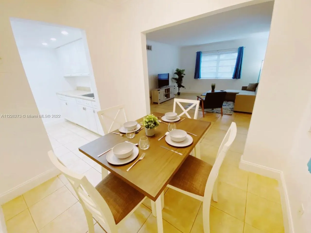 2929 NE 49th St # 2, Fort Lauderdale FL 33308