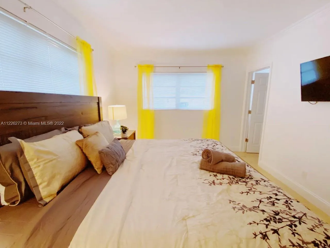 2929 NE 49th St # 2, Fort Lauderdale FL 33308