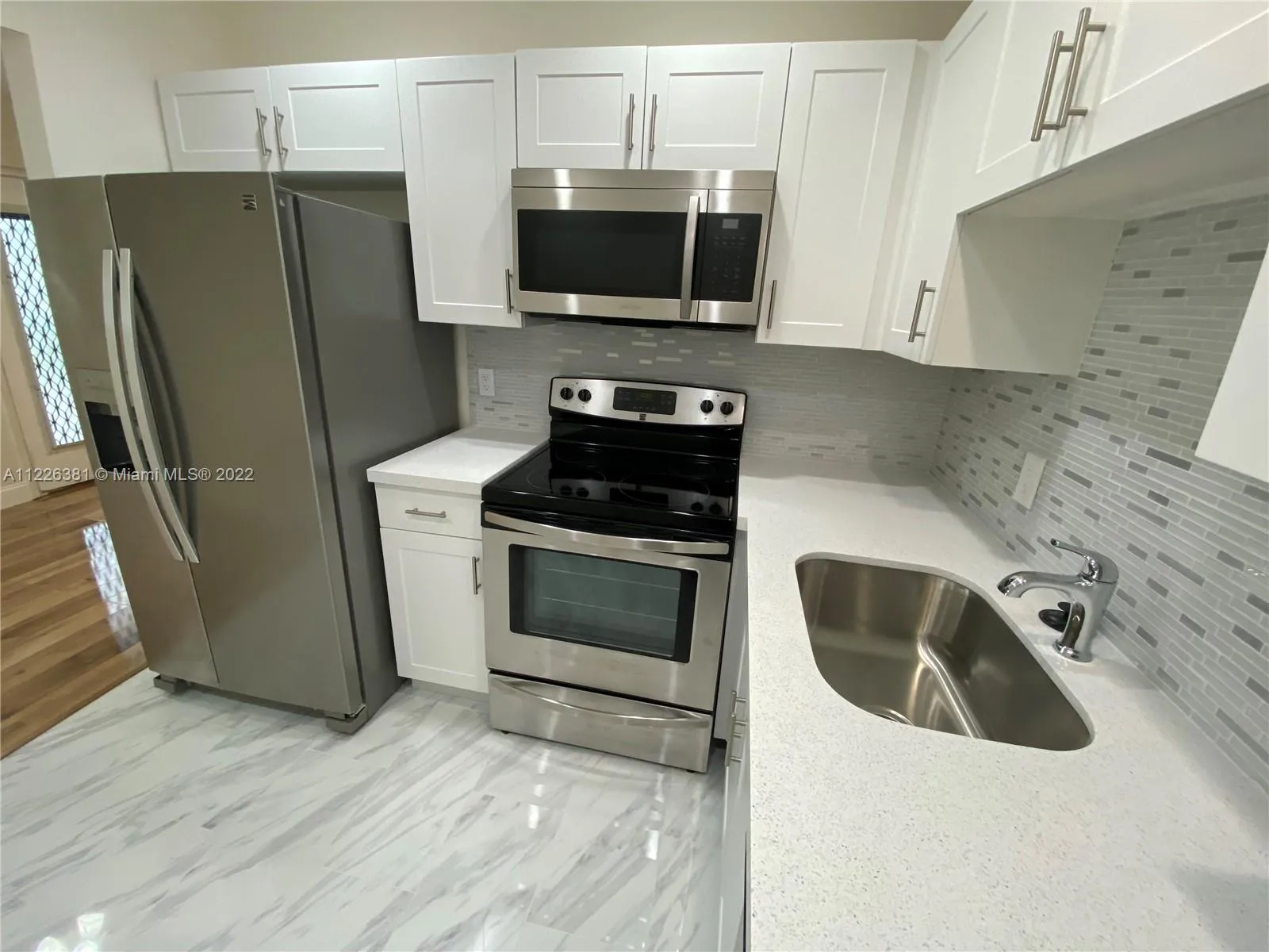 2 bedroom 1 bath for sale at 13250 SW 4th Ct # 405G, Pembroke Pines FL 33027