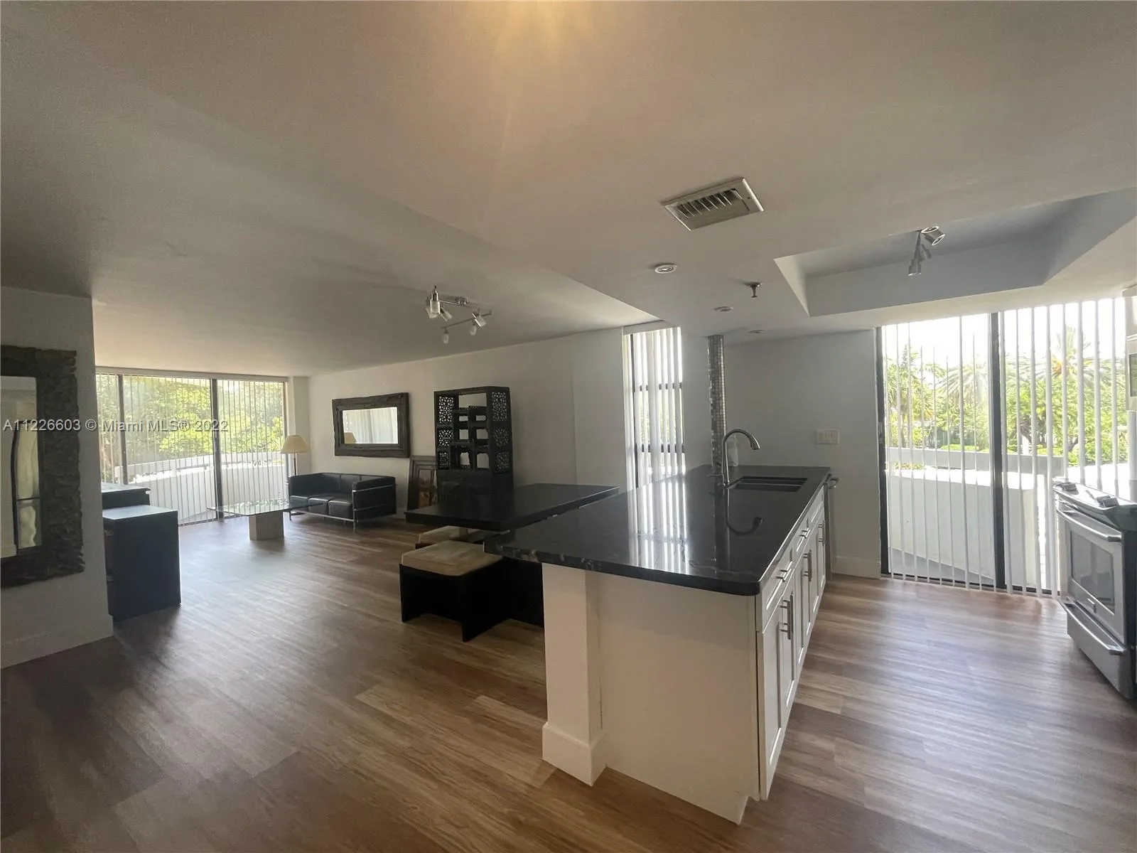 2 bedroom 2 bath for sale at 2501 BRICKELL AV # 201, Miami FL 33129