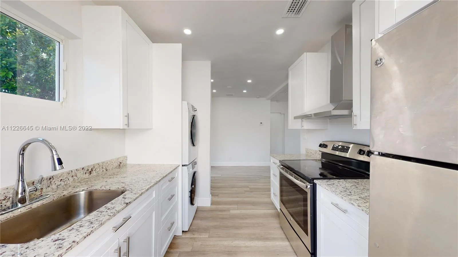 1079 NW 75th St, Miami FL 33150