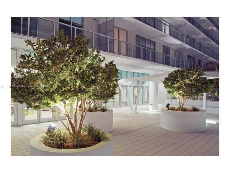 1111 SW 1 AV, Miami FL 33130