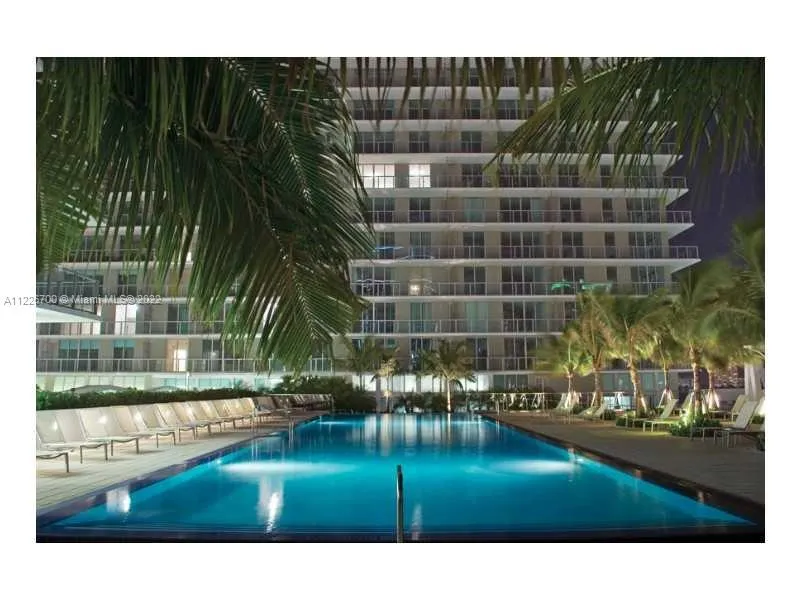 1111 SW 1 AV, Miami FL 33130