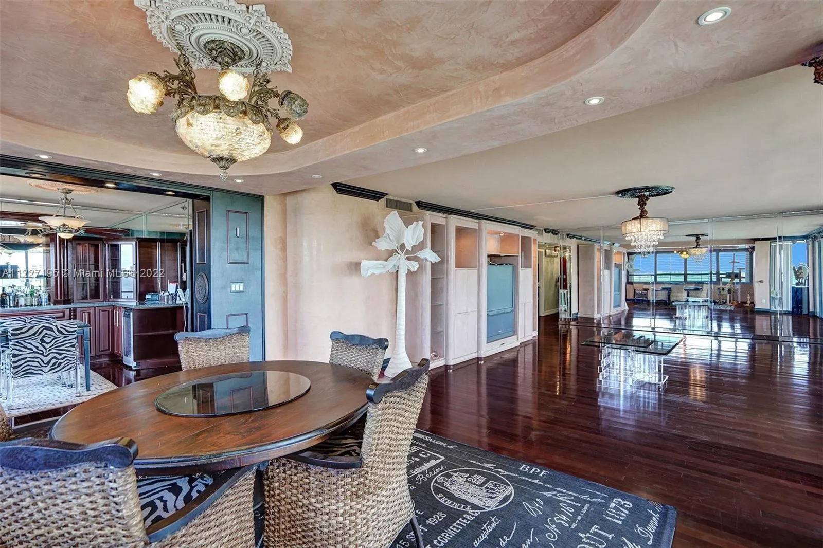 11113 Biscayne Blvd, Miami FL 33181