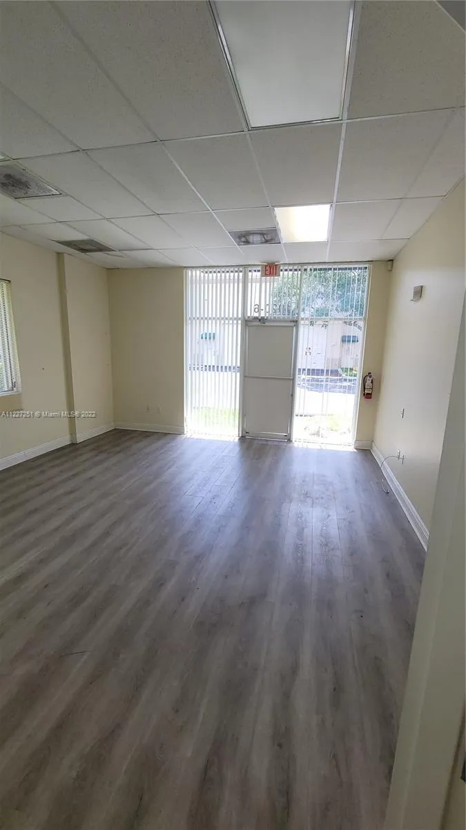 1920 N Commerce Pkwy, Weston FL 33326