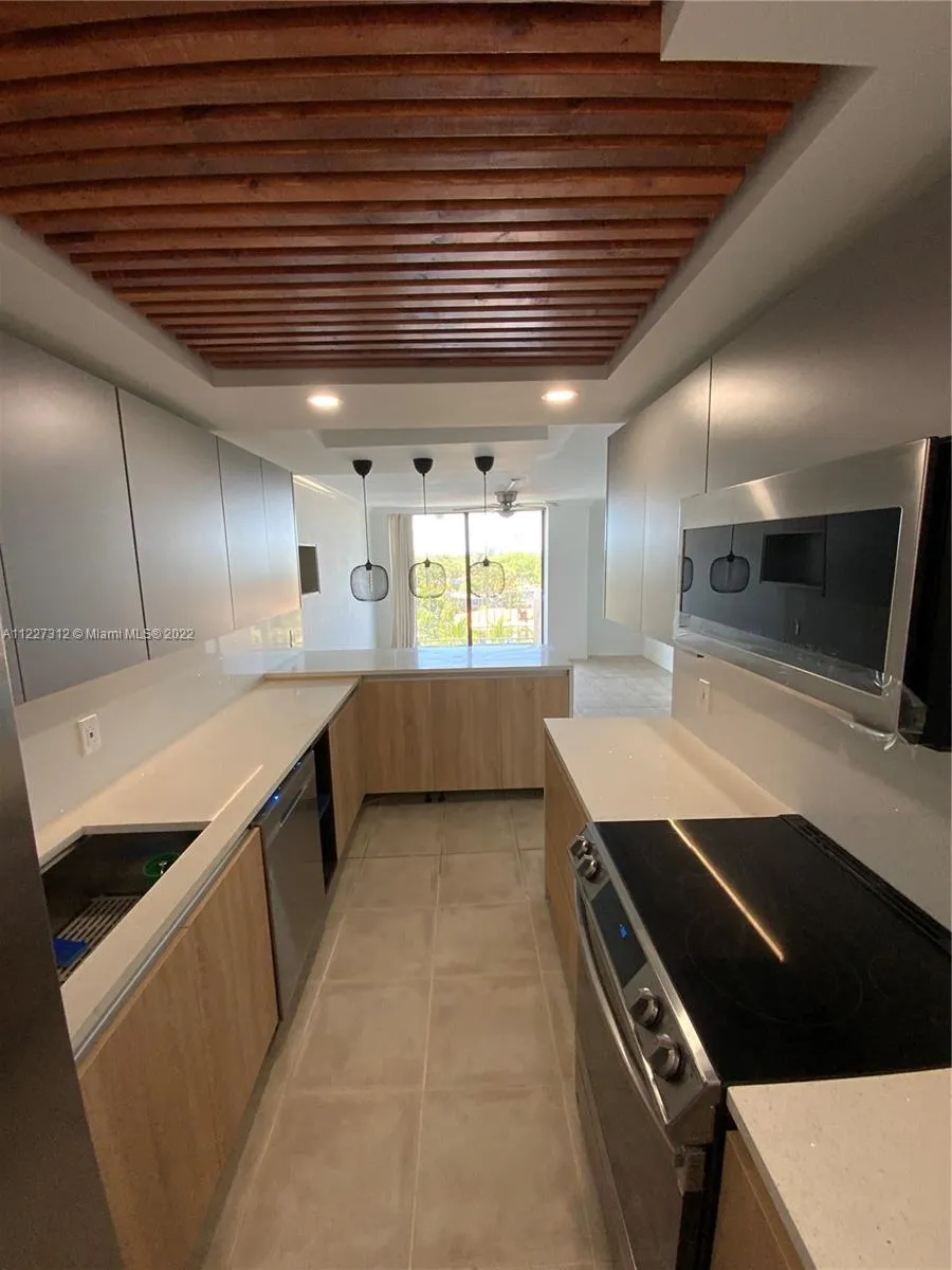 2 bedroom 2 bath for sale at 2350 NE 135th St # 504, North Miami FL 33181