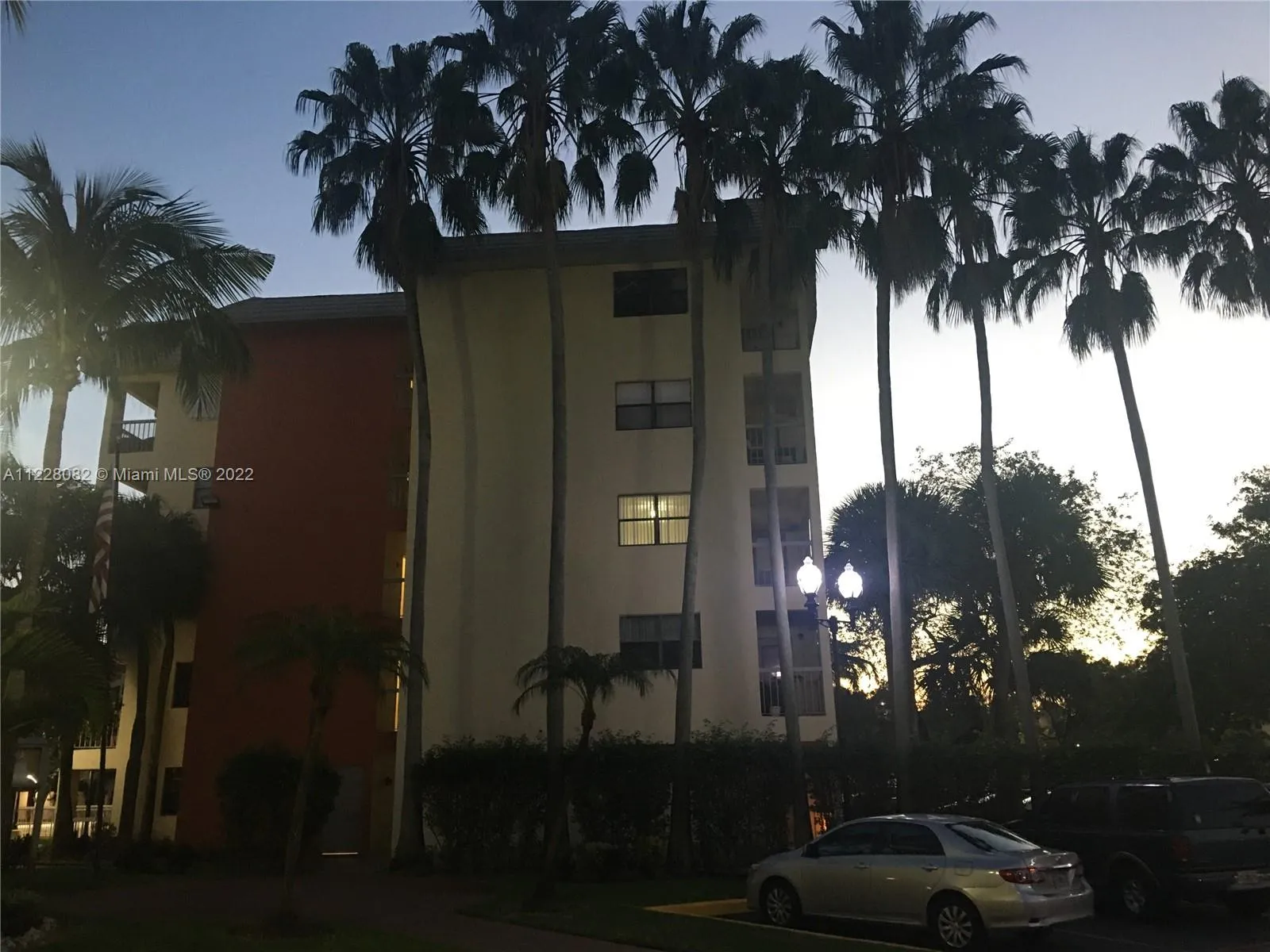 1 bedroom 1 bath for sale at 8290 Lake Dr # 223, Doral FL 33166