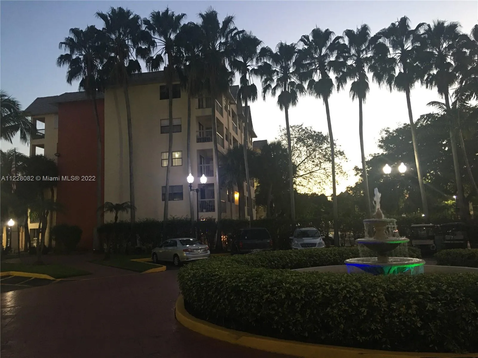 8290 Lake Dr # 223, Doral FL 33166
