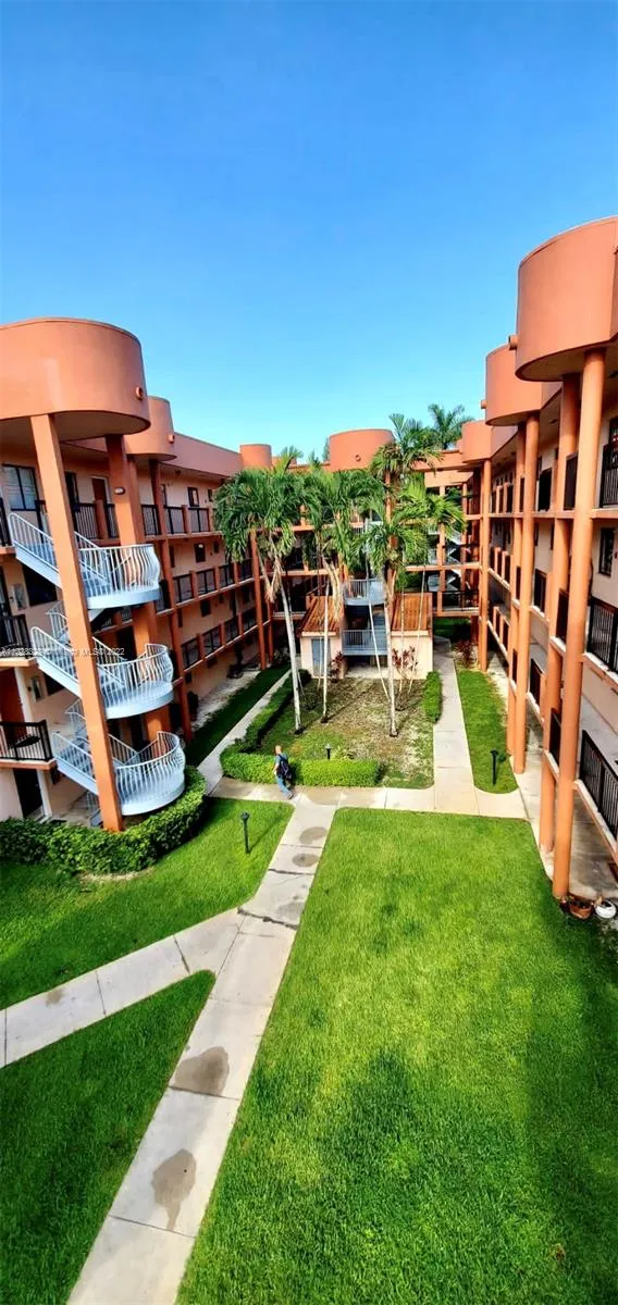 2 bedroom 2 bath for sale at 5350 W 21st Ct # 407, Hialeah FL 33016