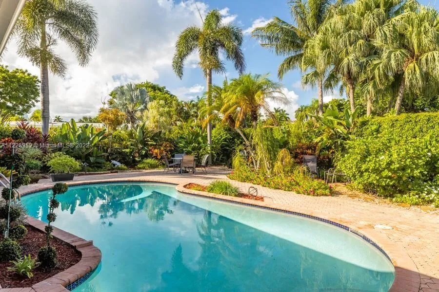 1000 S Southlake DR, Hollywood FL 33019