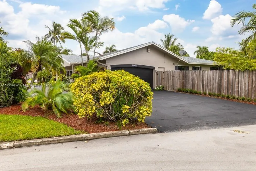 1000 S Southlake DR, Hollywood FL 33019