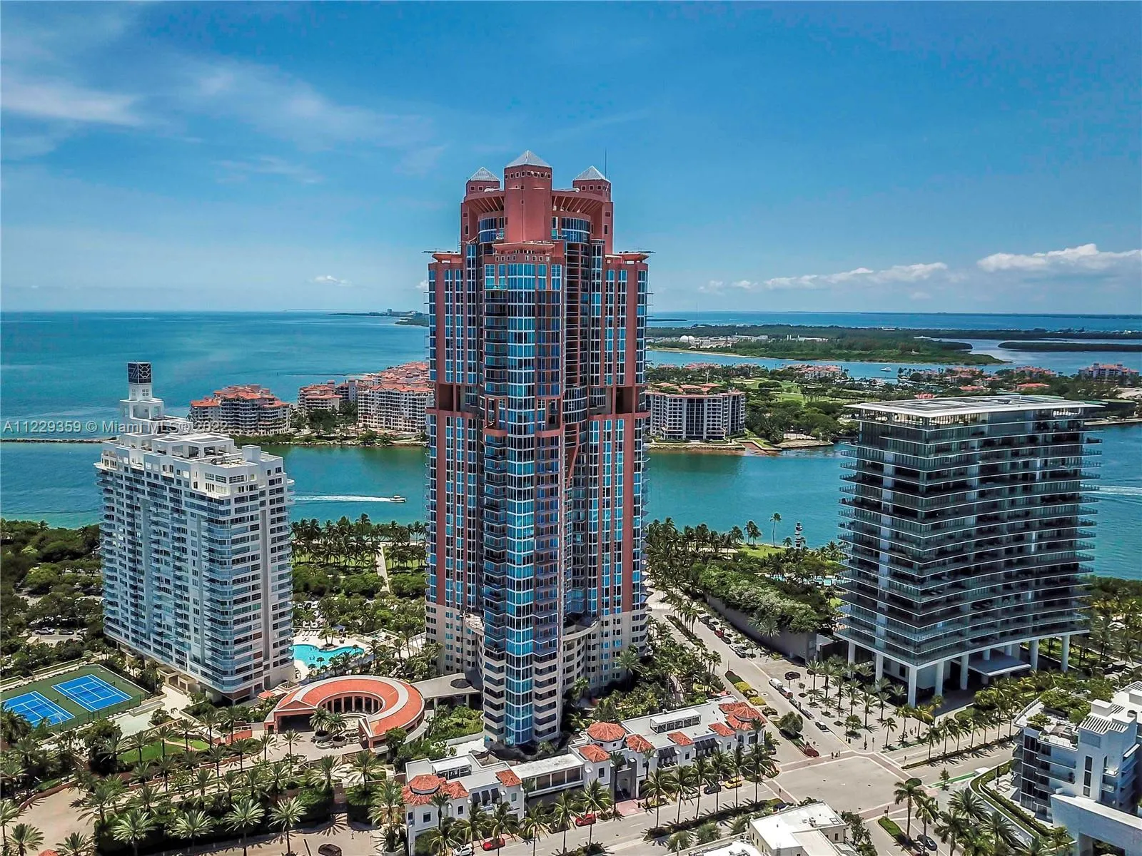 2 bedroom 2 bath for sale at 300 S Pointe Dr # 2104, Miami Beach FL 33139