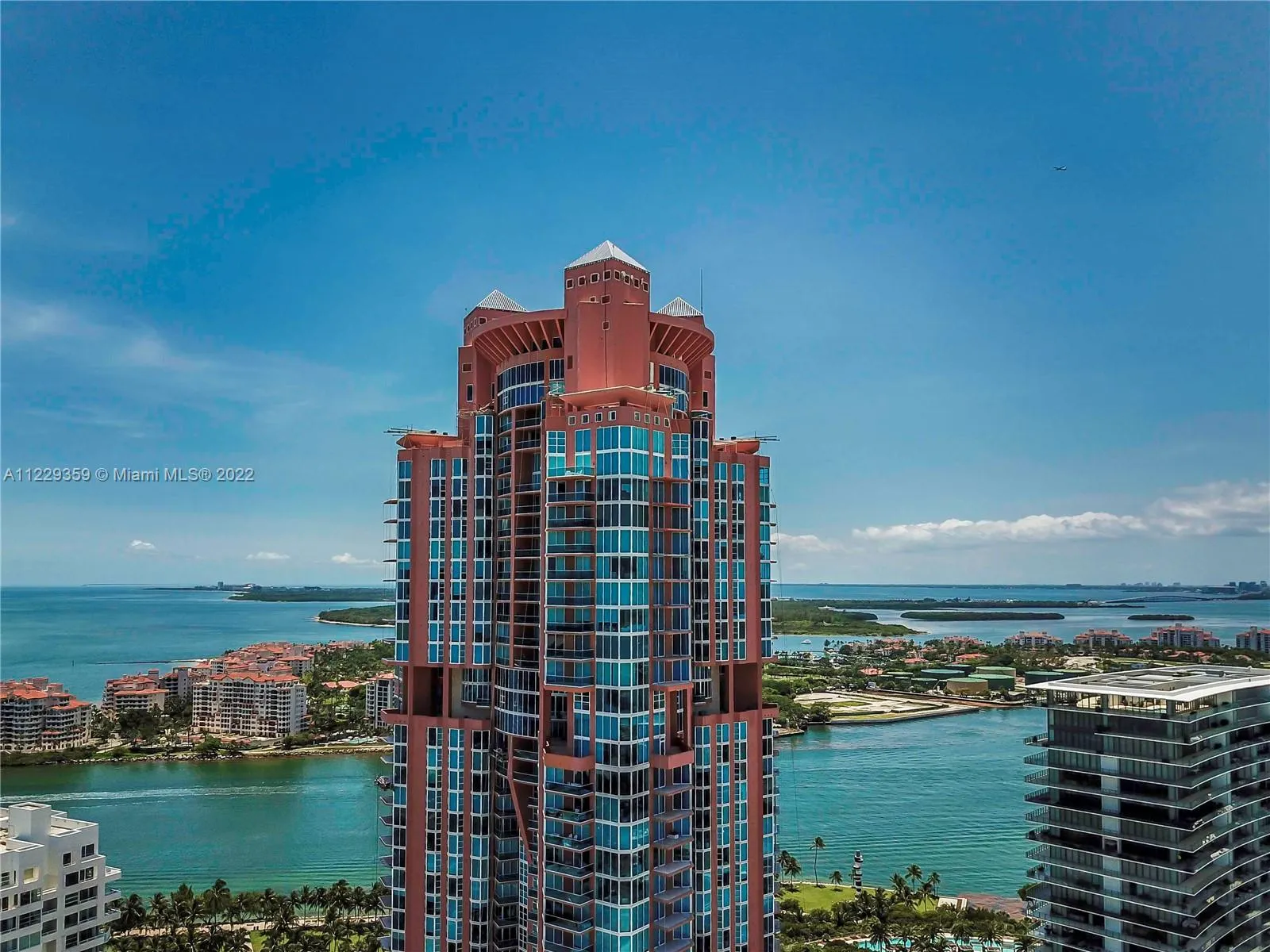 300 S Pointe Dr # 2104, Miami Beach FL 33139