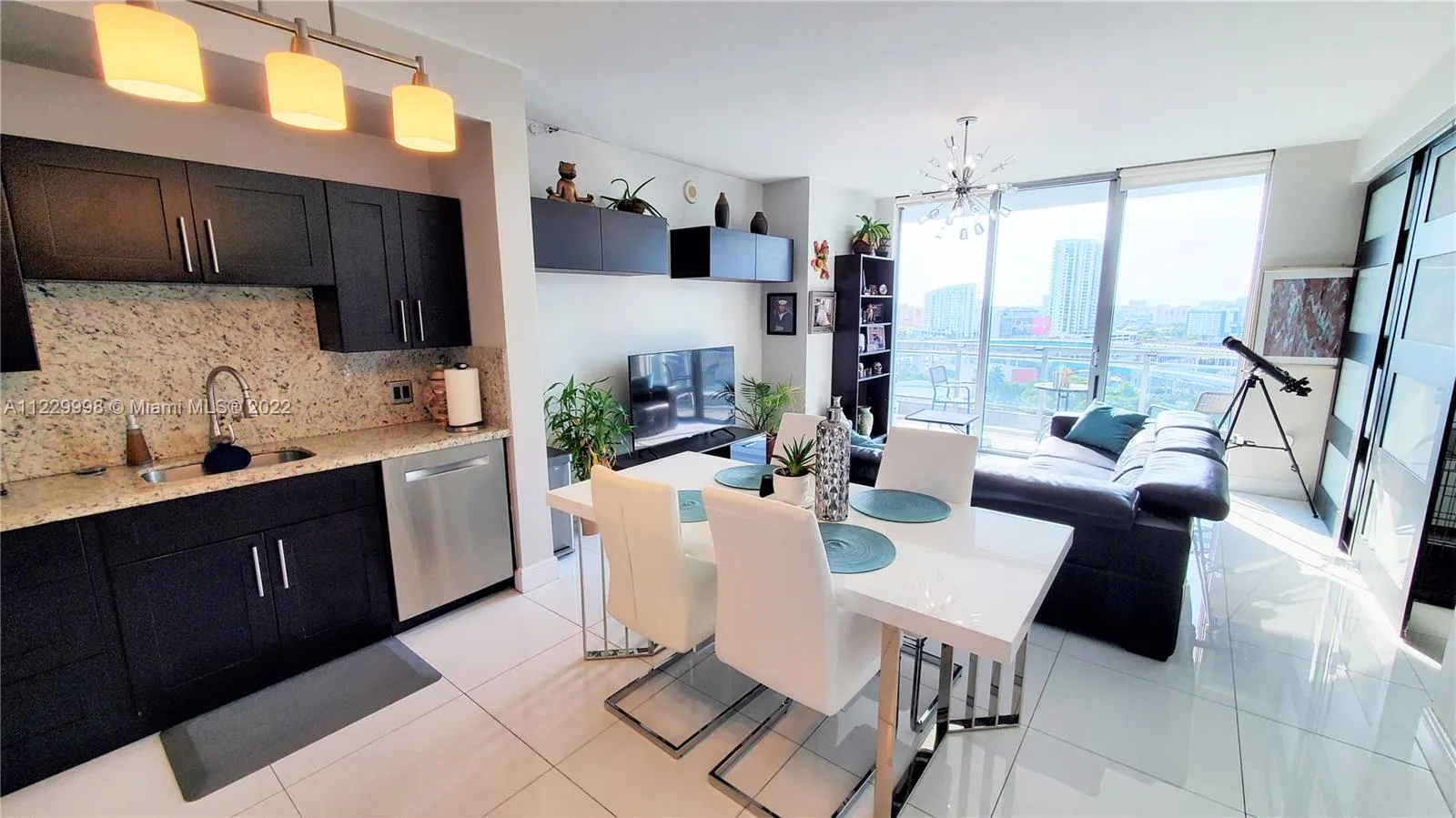 1 bedroom 1 bath for sale at 90 SW 3rd St # 1607, Miami FL 33130