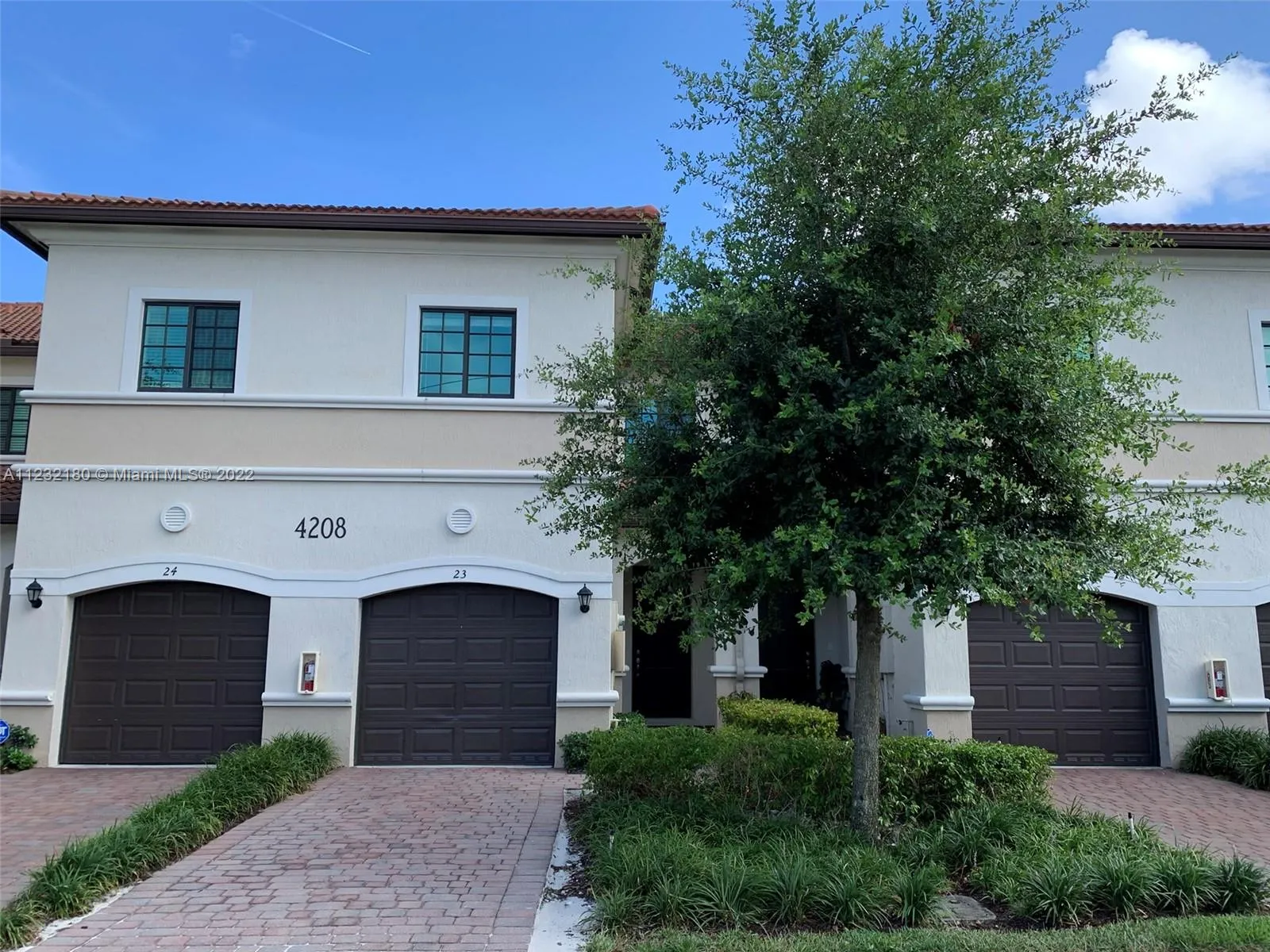 3 bedroom 2 bath for sale at 4208 N Dixie Hwy # 23, Oakland Park FL 33334