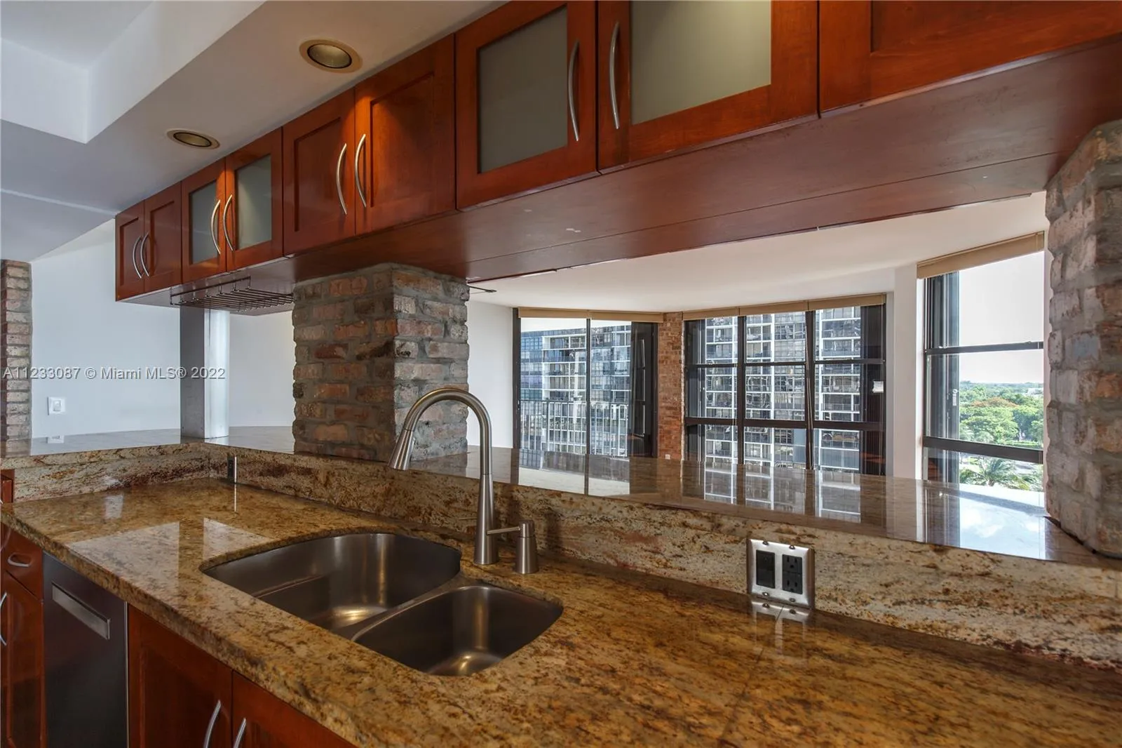 1901 Brickell Ave # B908, Miami FL 33129