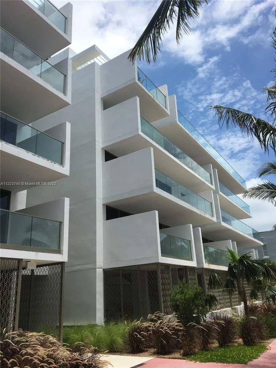 3 bedroom 3 bath for sale at 300 Collins Ave, Miami Beach FL 33139