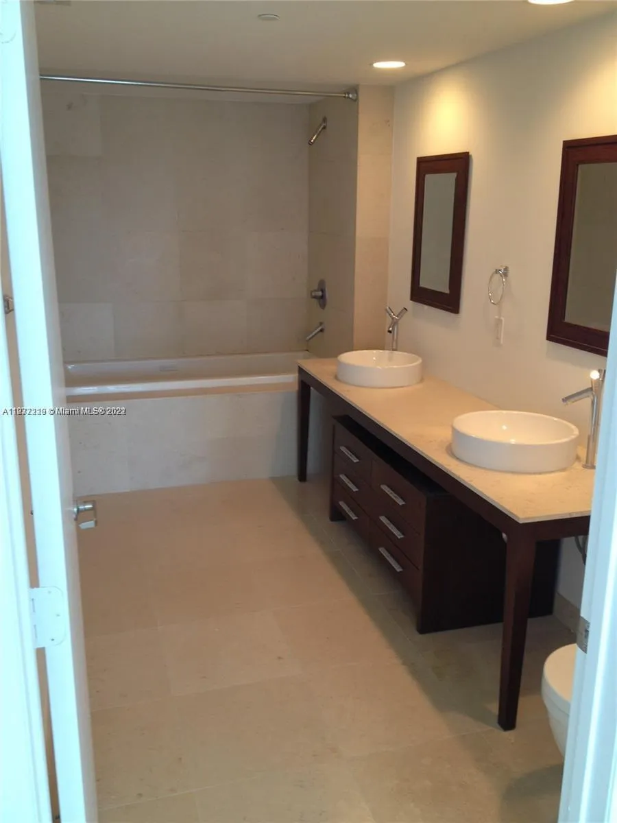 495 Brickell Ave # 3109, Miami FL 33131