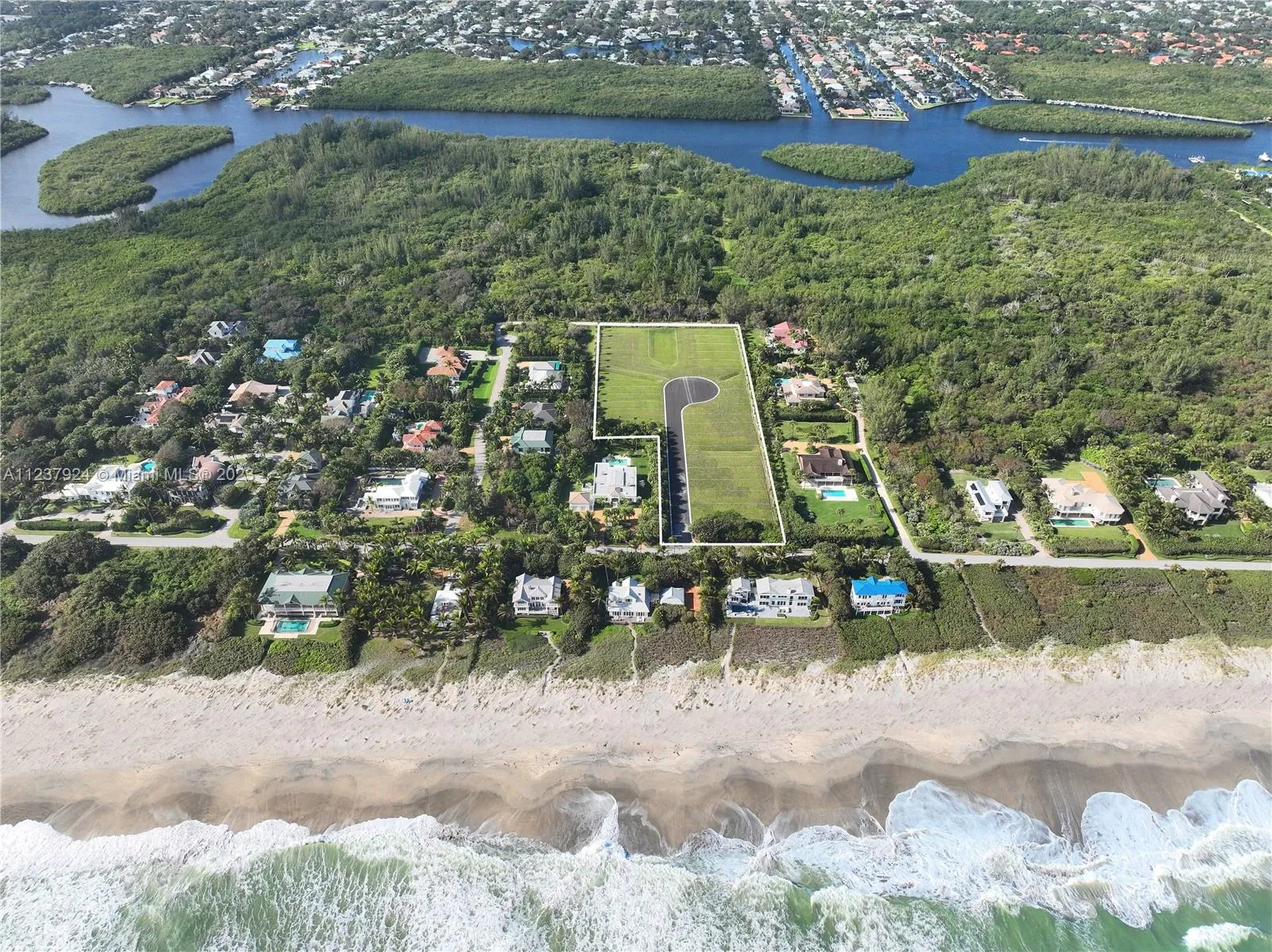 2 Bon Aire Desire Avenue, Jupiter Island FL 33455