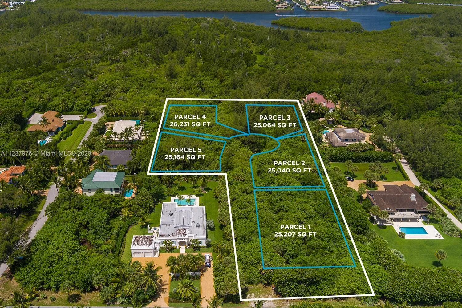 for sale at 4 Bon Aire Desire Avenue, Jupiter Island FL 33455