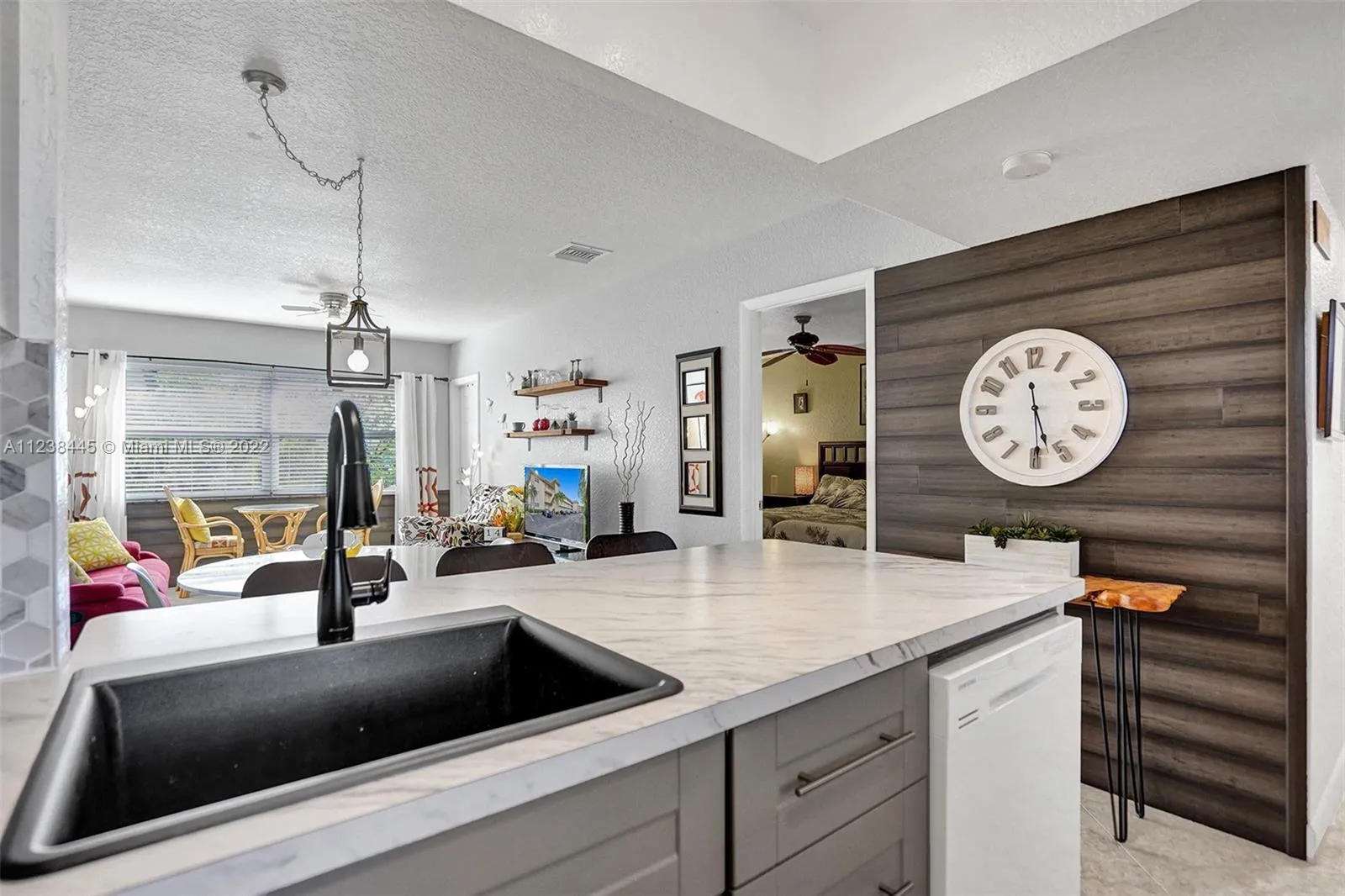3531 NW 50th Ave # 613, Lauderdale Lakes FL 33319