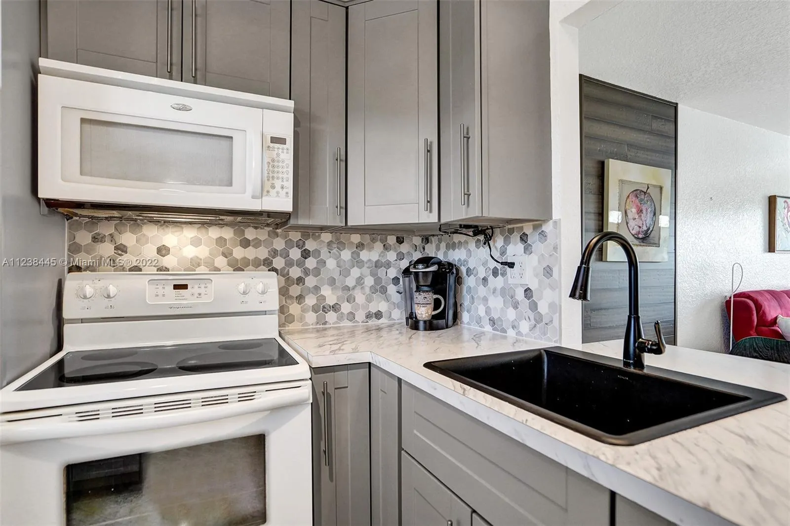 3531 NW 50th Ave # 613, Lauderdale Lakes FL 33319