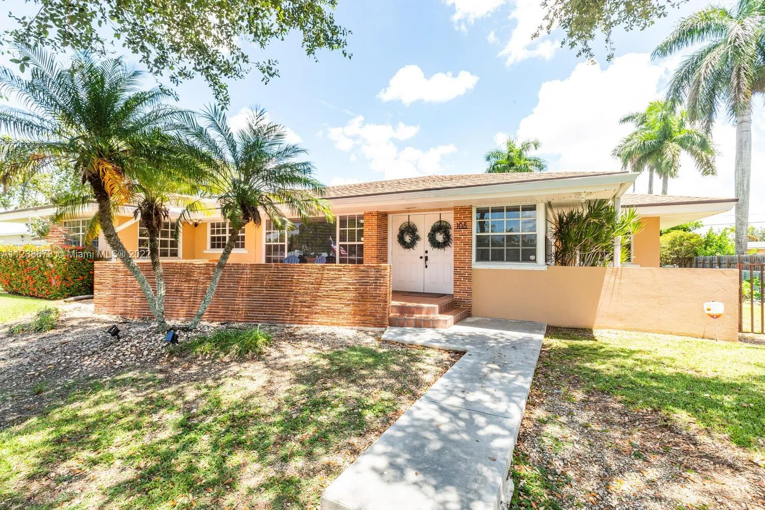 3 bedroom 2 bath for sale at 105 NE 18th St, Homestead FL 33030