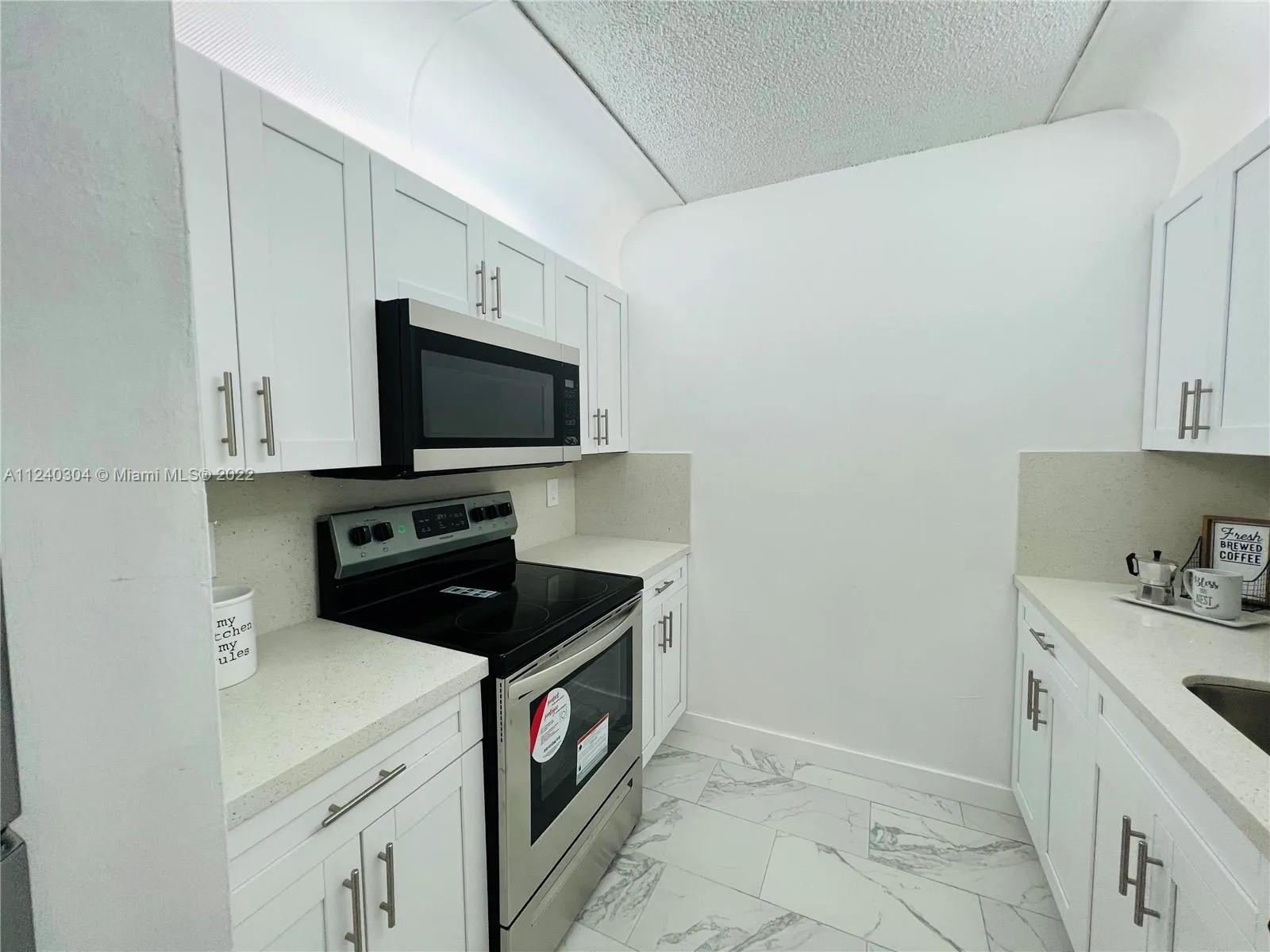 8260 SW 210th St # 220, Cutler Bay FL 33189