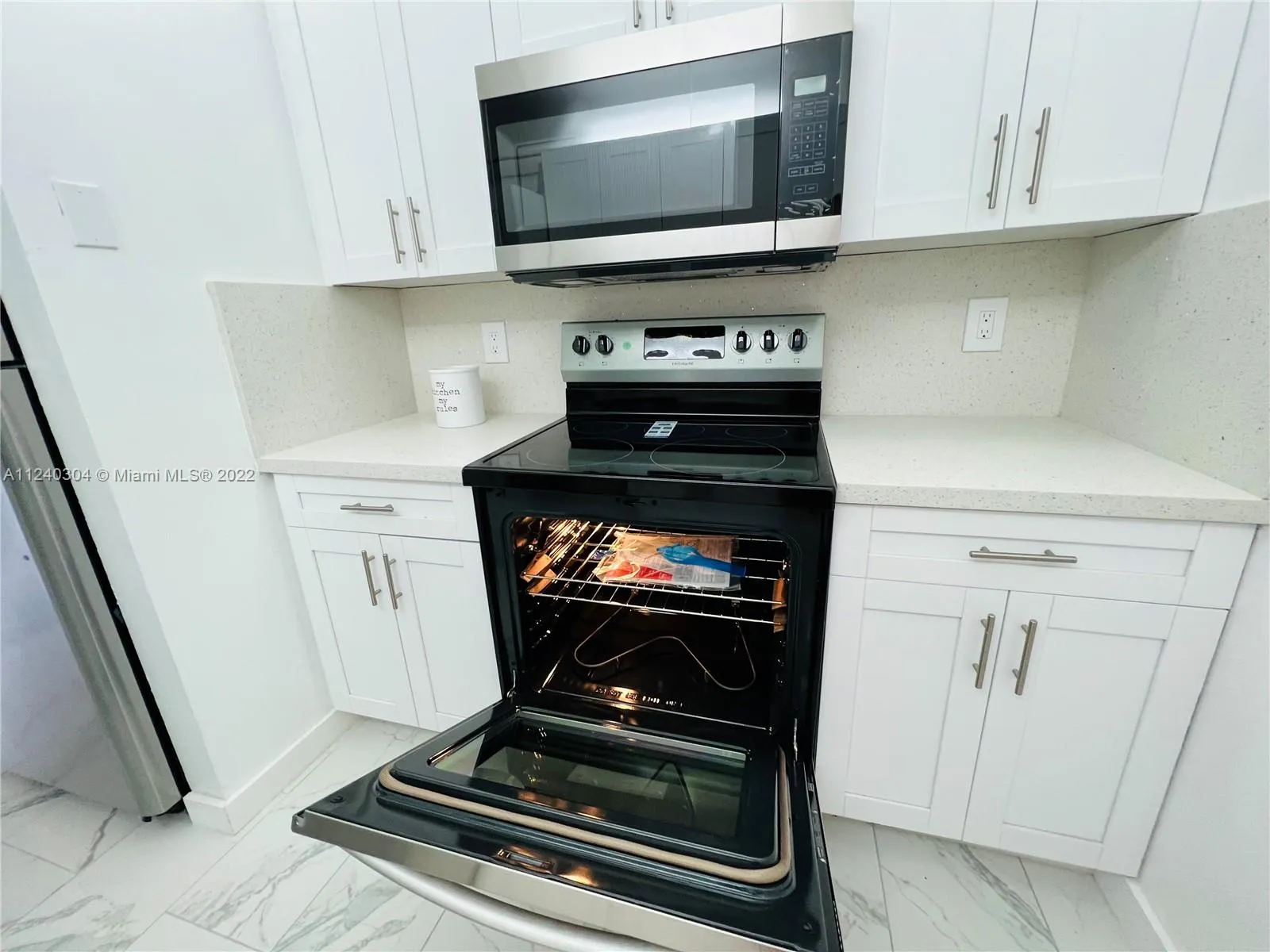 8260 SW 210th St # 220, Cutler Bay FL 33189
