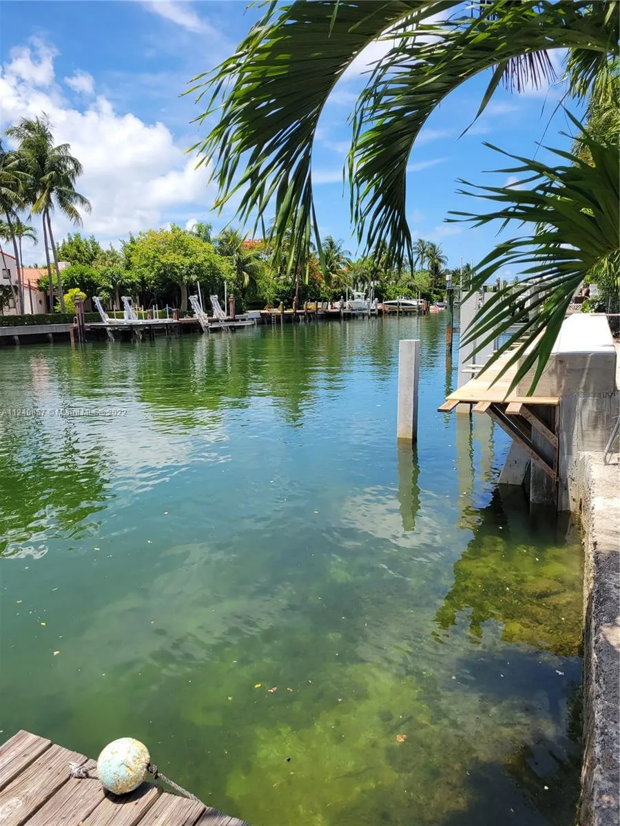 4230 Chase Ave, Miami Beach FL 33140
