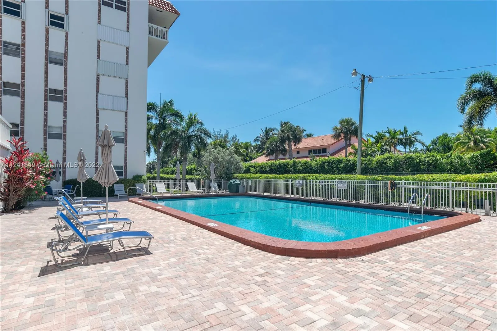 3181 S Ocean Dr # 108, Hallandale Beach FL 33009