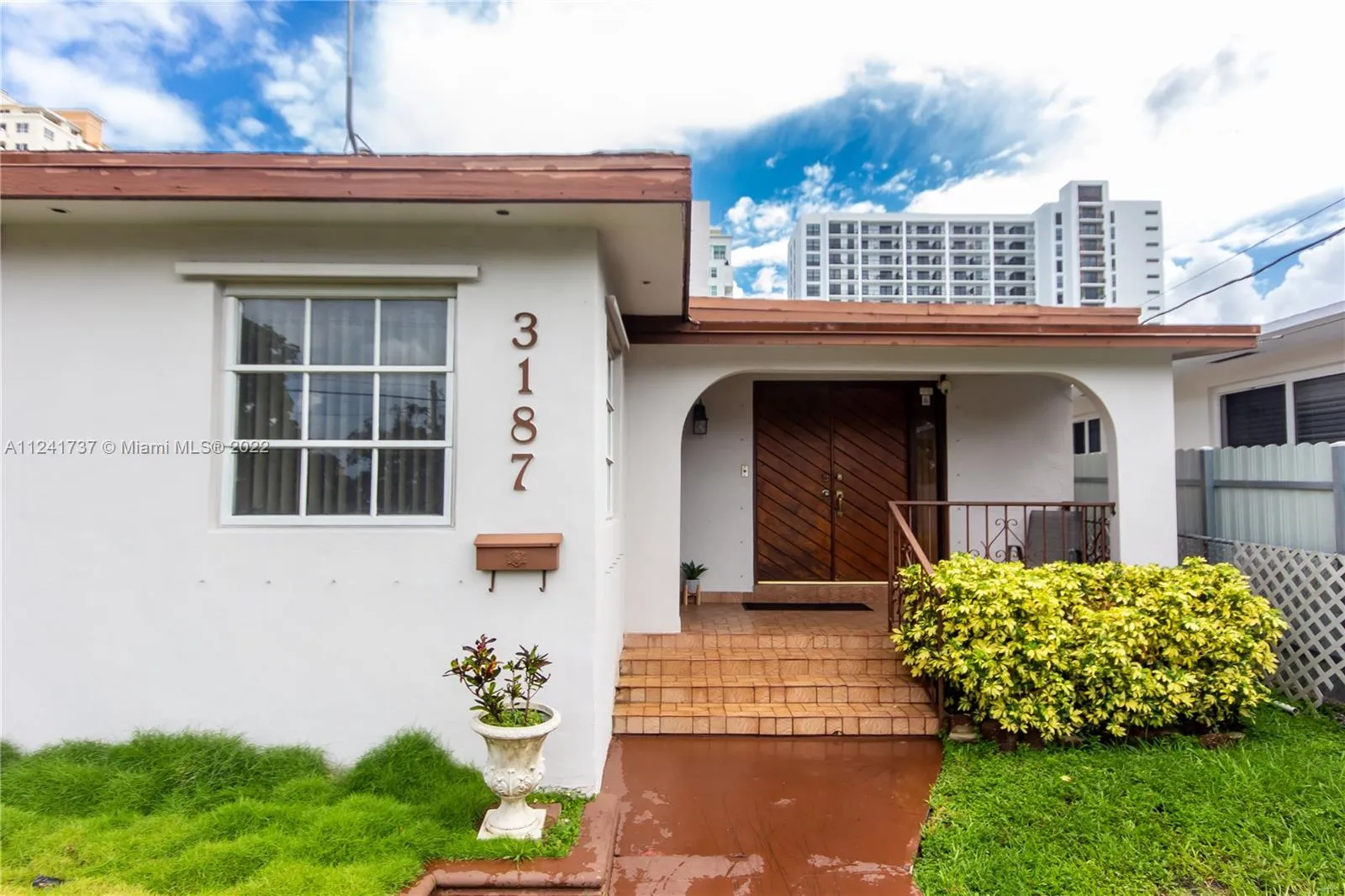 3187 SW 23rd St, Miami FL 33145