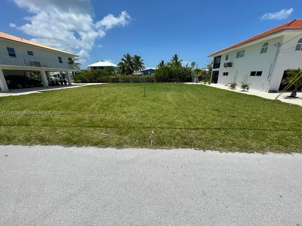 30351 Flamingo Ln, Big Pine FL 33043