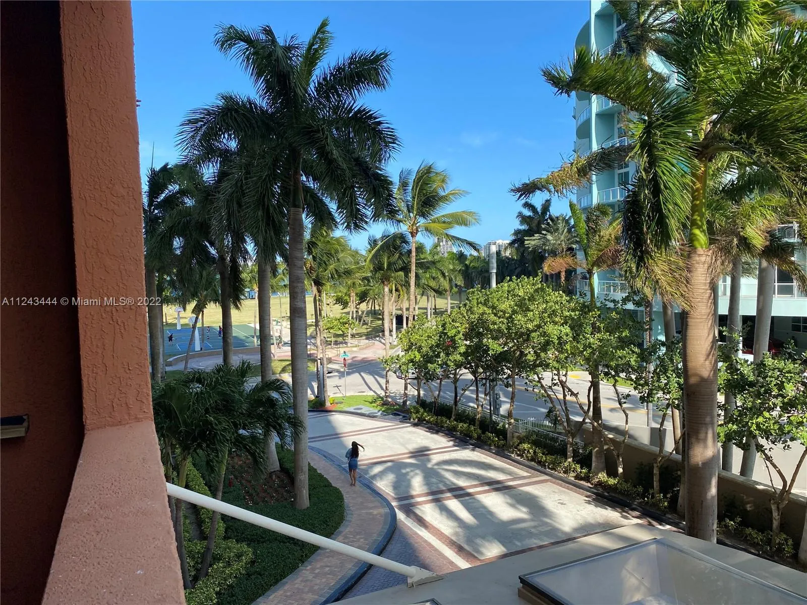 1 bedroom 1 bath for sale at 2000 N Bayshore Dr # 306, Miami FL 33137