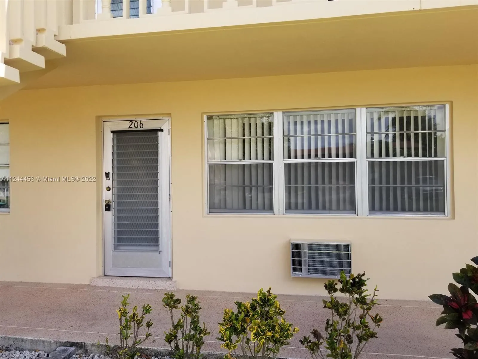 1 bedroom 1 bath for sale at 206 Sheffield I # 206, West Palm Beach FL 33417