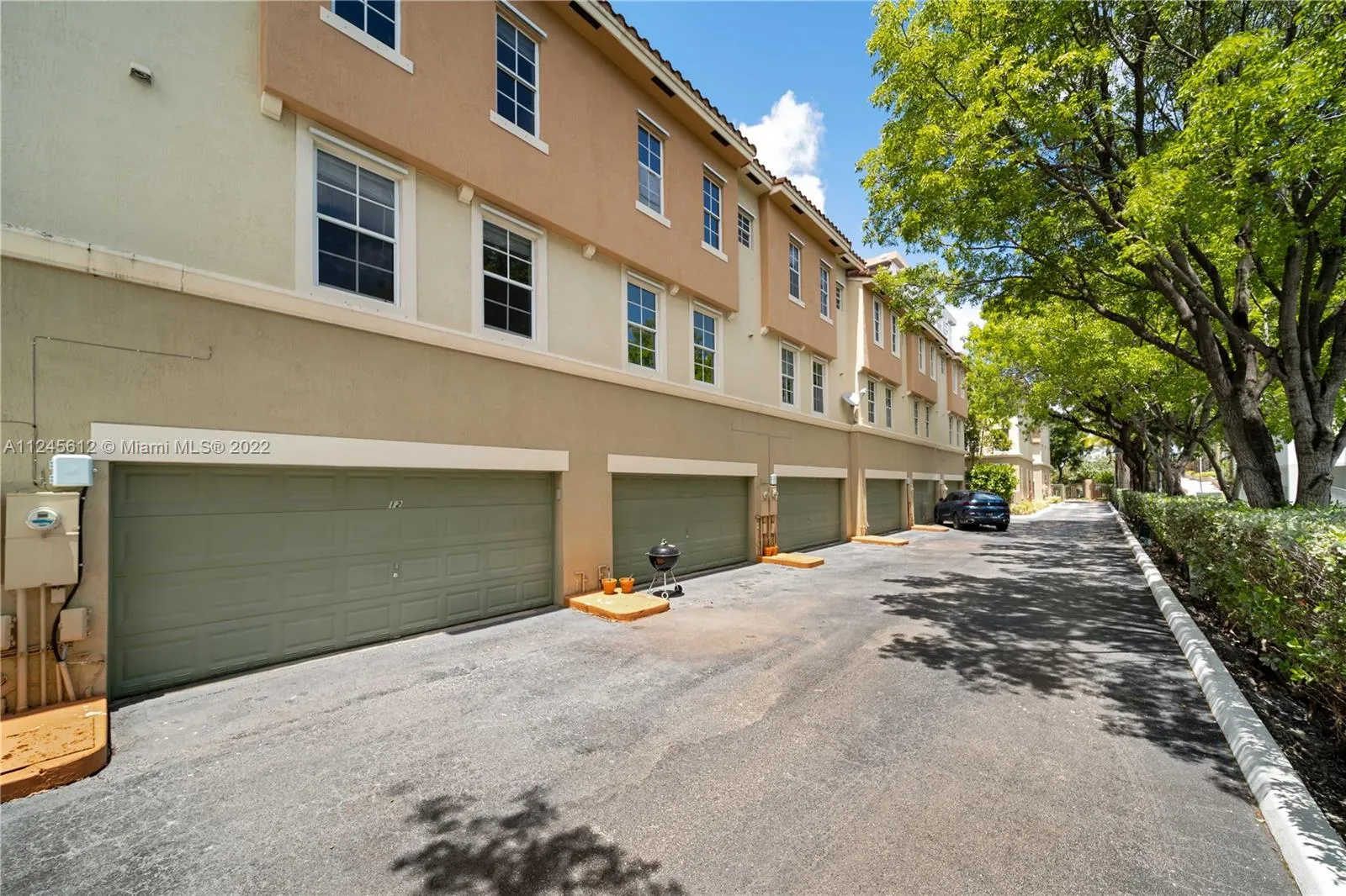 2069 S Ocean Dr, Hallandale Beach FL 33009