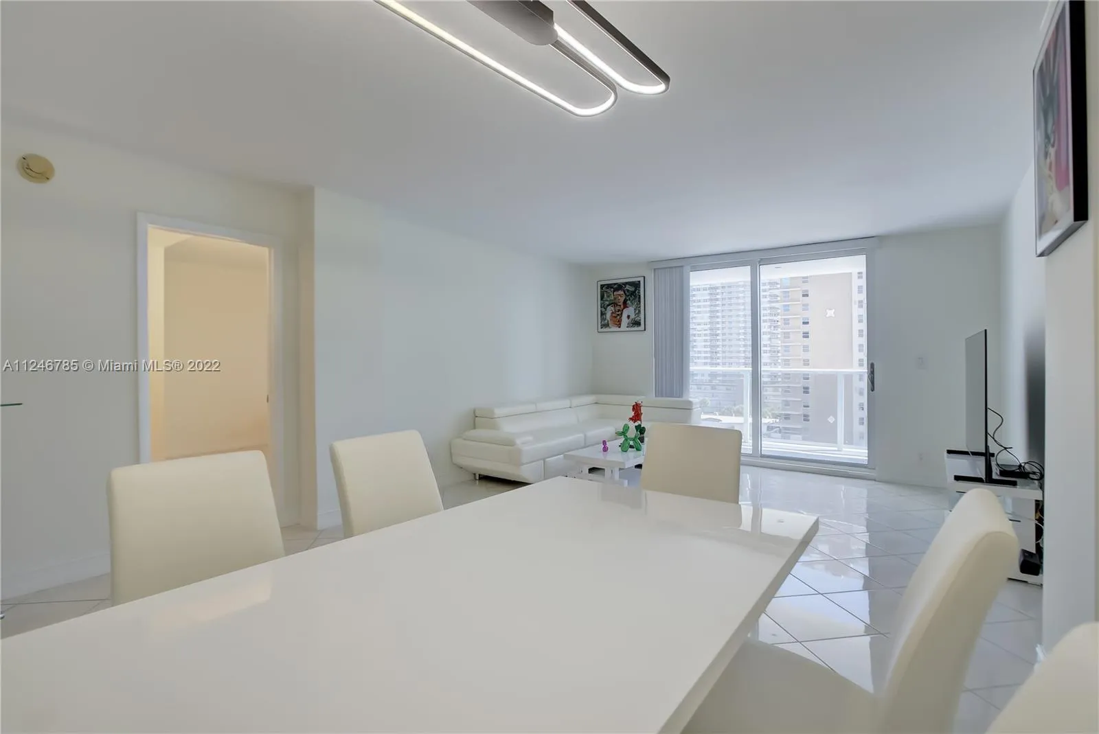 1880 S Ocean Dr, Hallandale Beach FL 33009