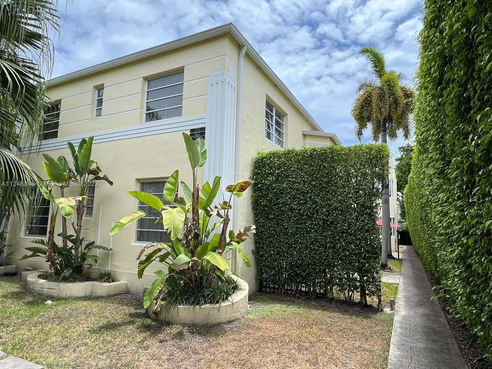 1 bedroom 1 bath for sale at 1535 Meridian Ave # 3, Miami Beach FL 33139